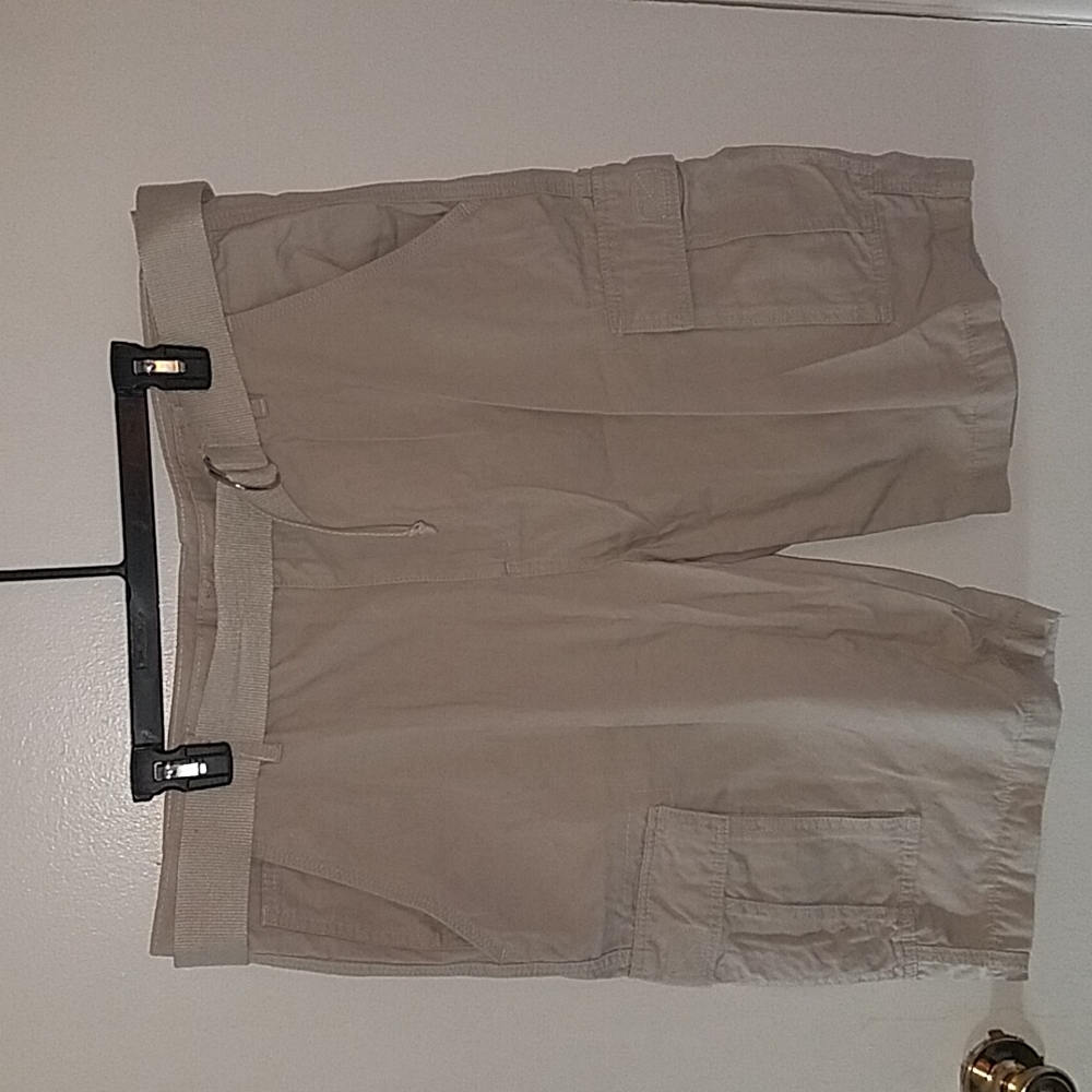 Men's Cotton Cargo Shorts w/ belt Size 38